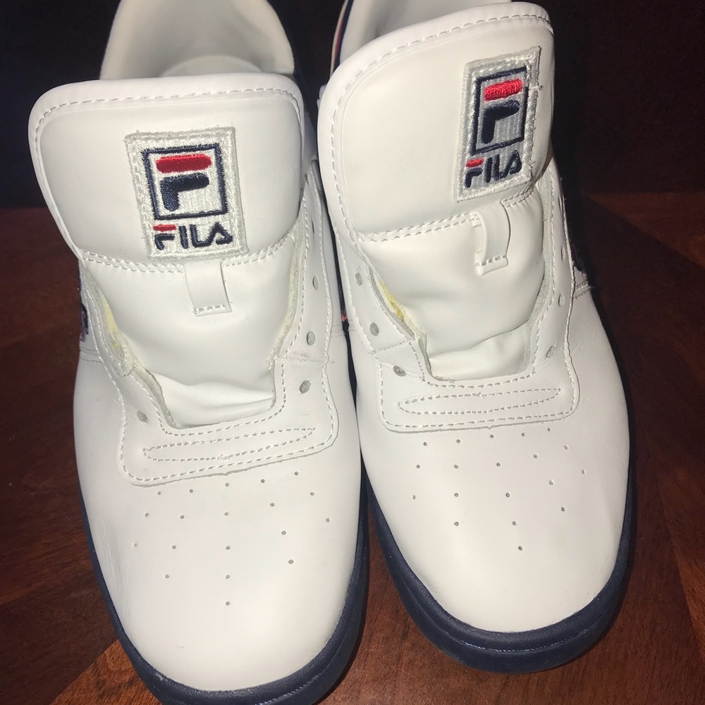 Fila classic Sneakers for Men! Size 10 US